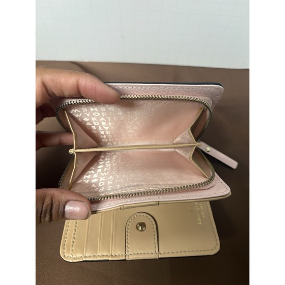 Kate Spade New York Leila Medium Compact Bifold Wallet Leather Pink‎ - Picture 4 of 5